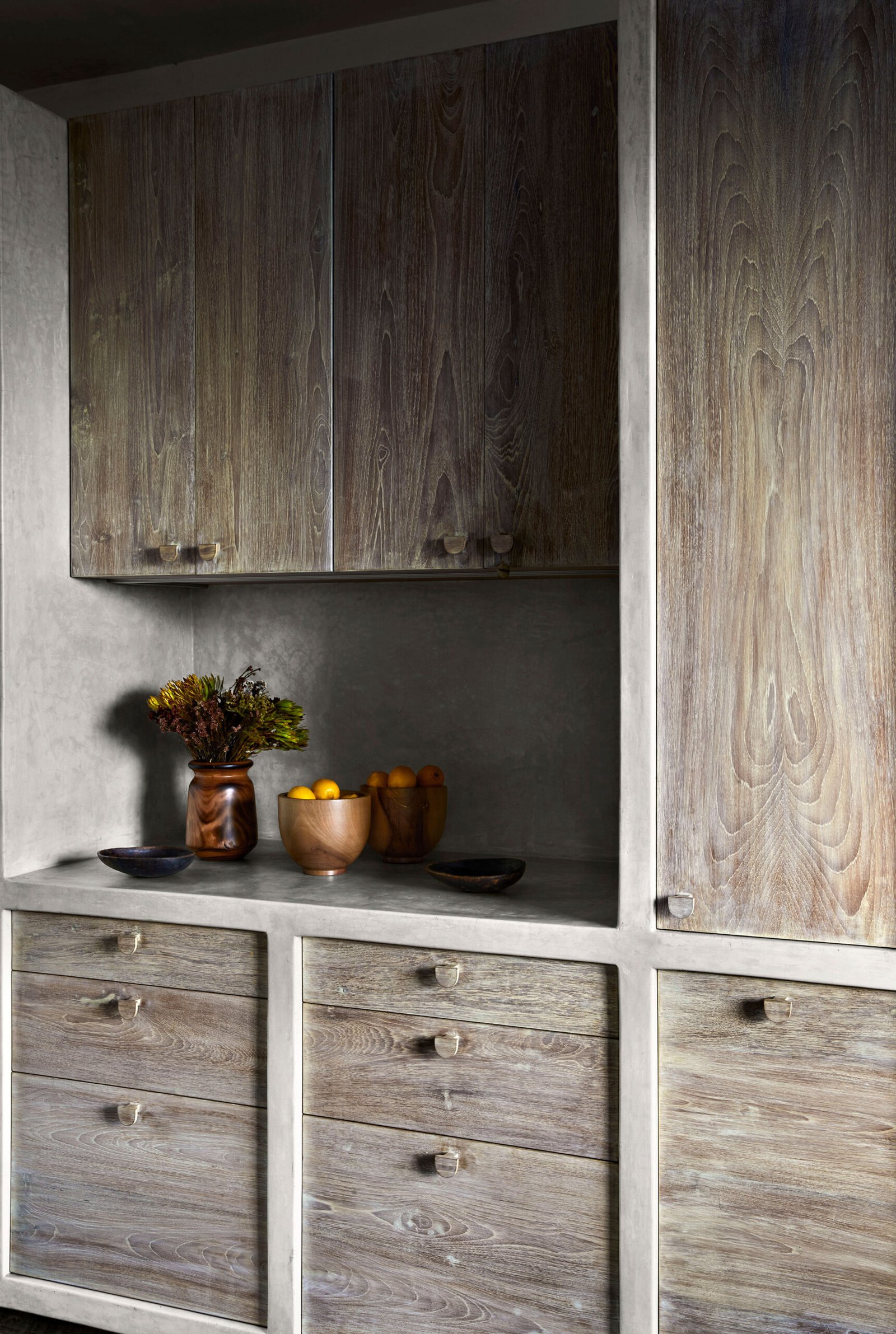 white washed kitchen cabinets with white pigmented cement